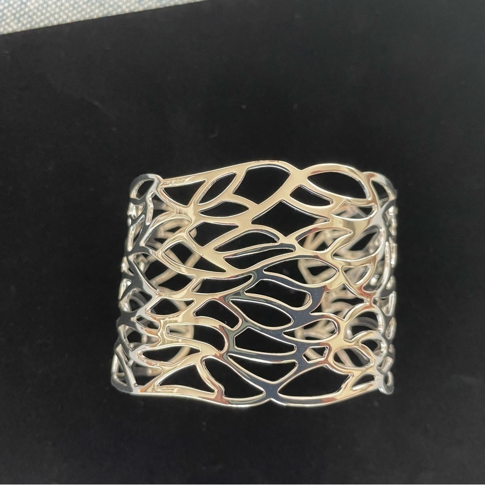 Elegant Silver tone Women's Cuff Bracelet
